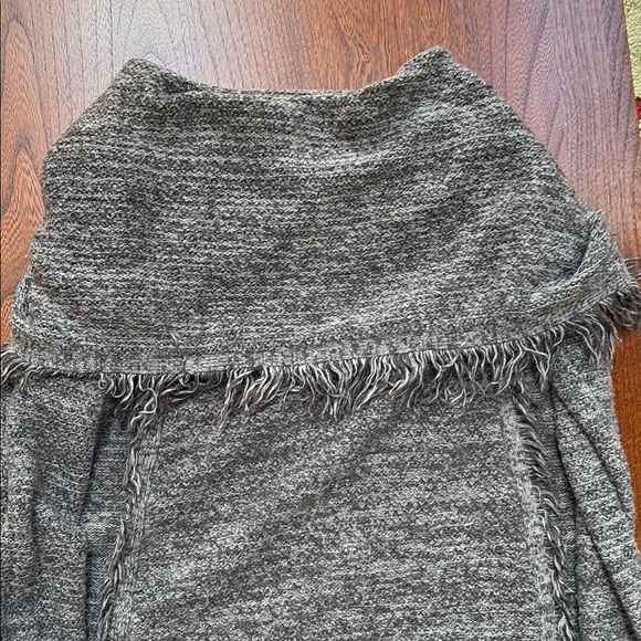Knox Rose Grey Cowl Neck Fringe Sweater Large - Picture 11 of 13